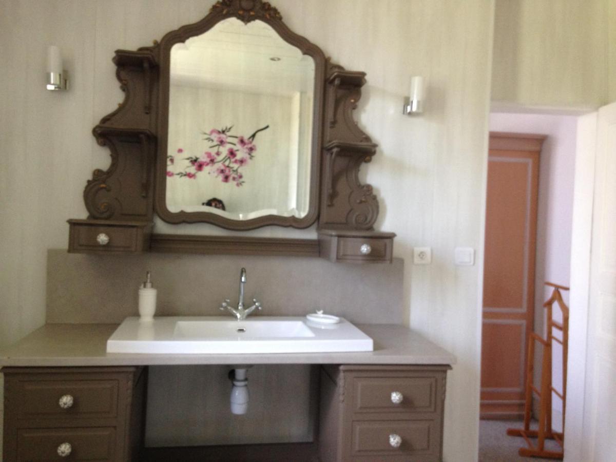 La Morgiane Bed & Breakfast Saint-Germain-les-Vergnes Exterior photo